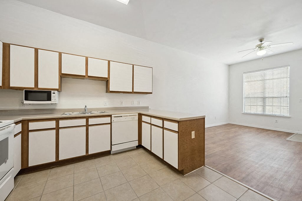 Fallbrook Ranch Apartments, 411 West Road, Houston, TX RentCafe